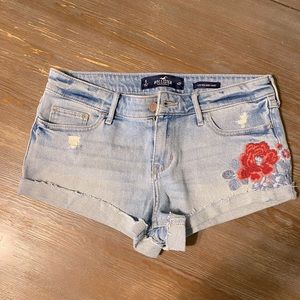 Size 5 Hollister jean shorts